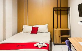 RedDoorz near Palembang Square Mall 2